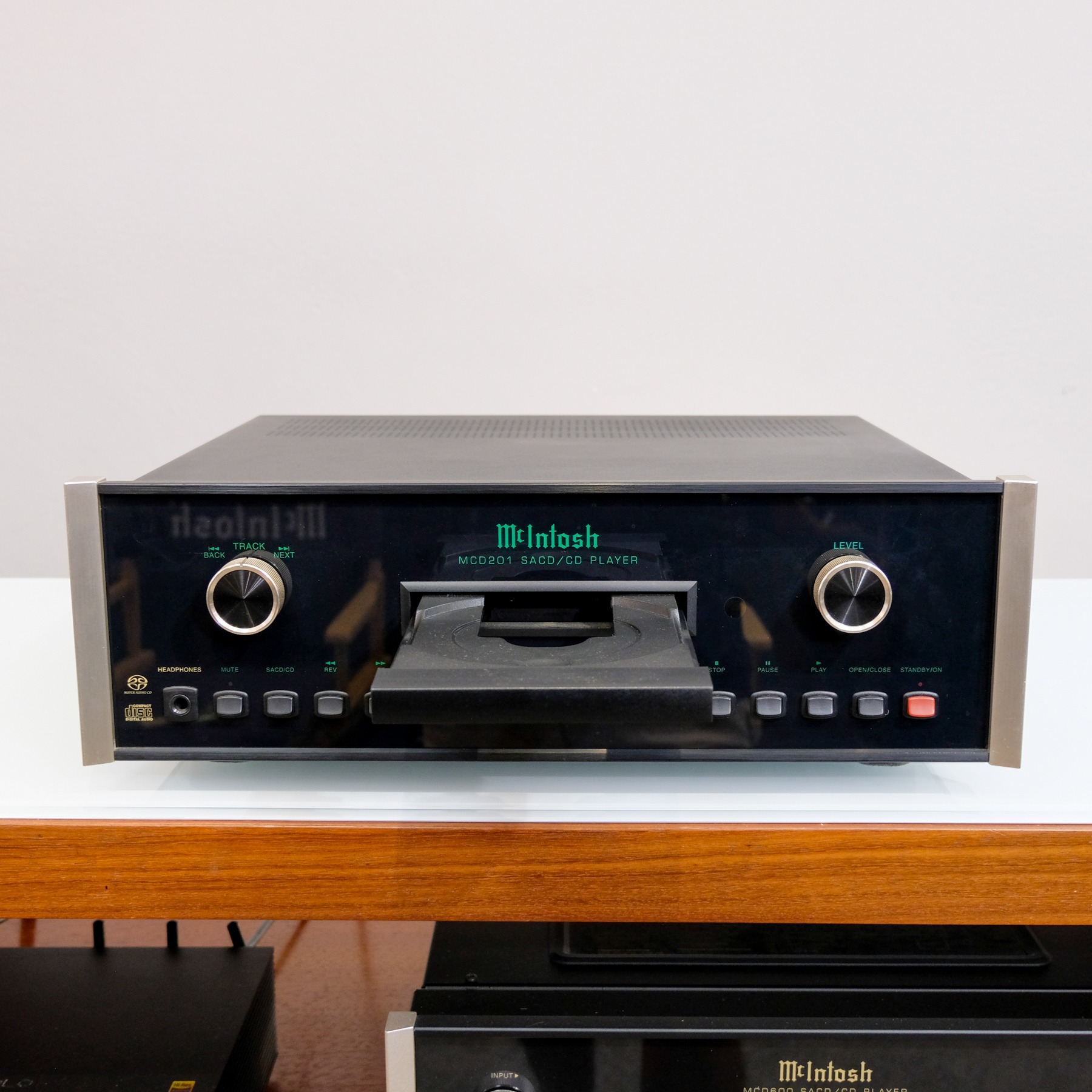 McIntosh MCD201