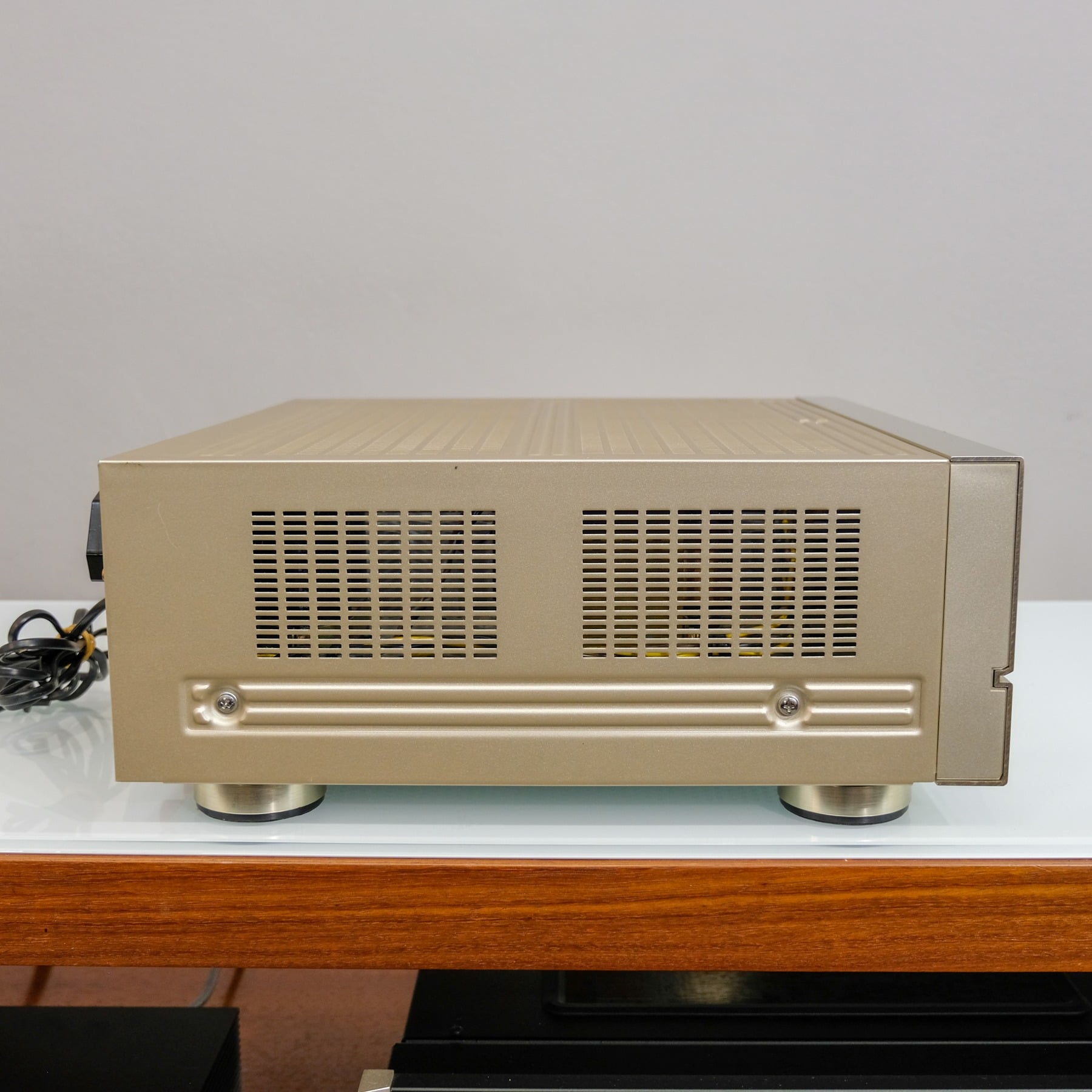 Pioneer A-701R