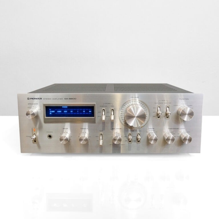 Pioneer SA-8800, amplificatori