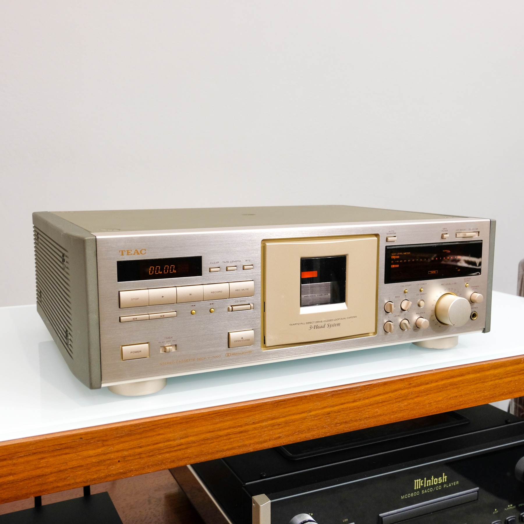Teac V-7000