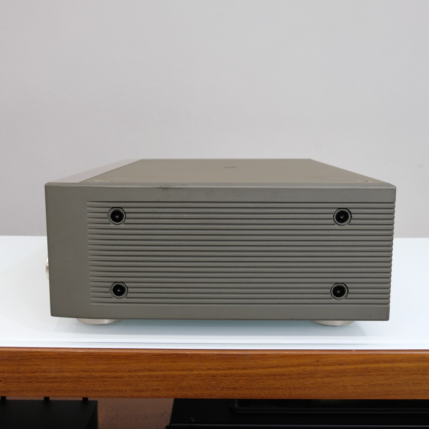 Teac V-7000