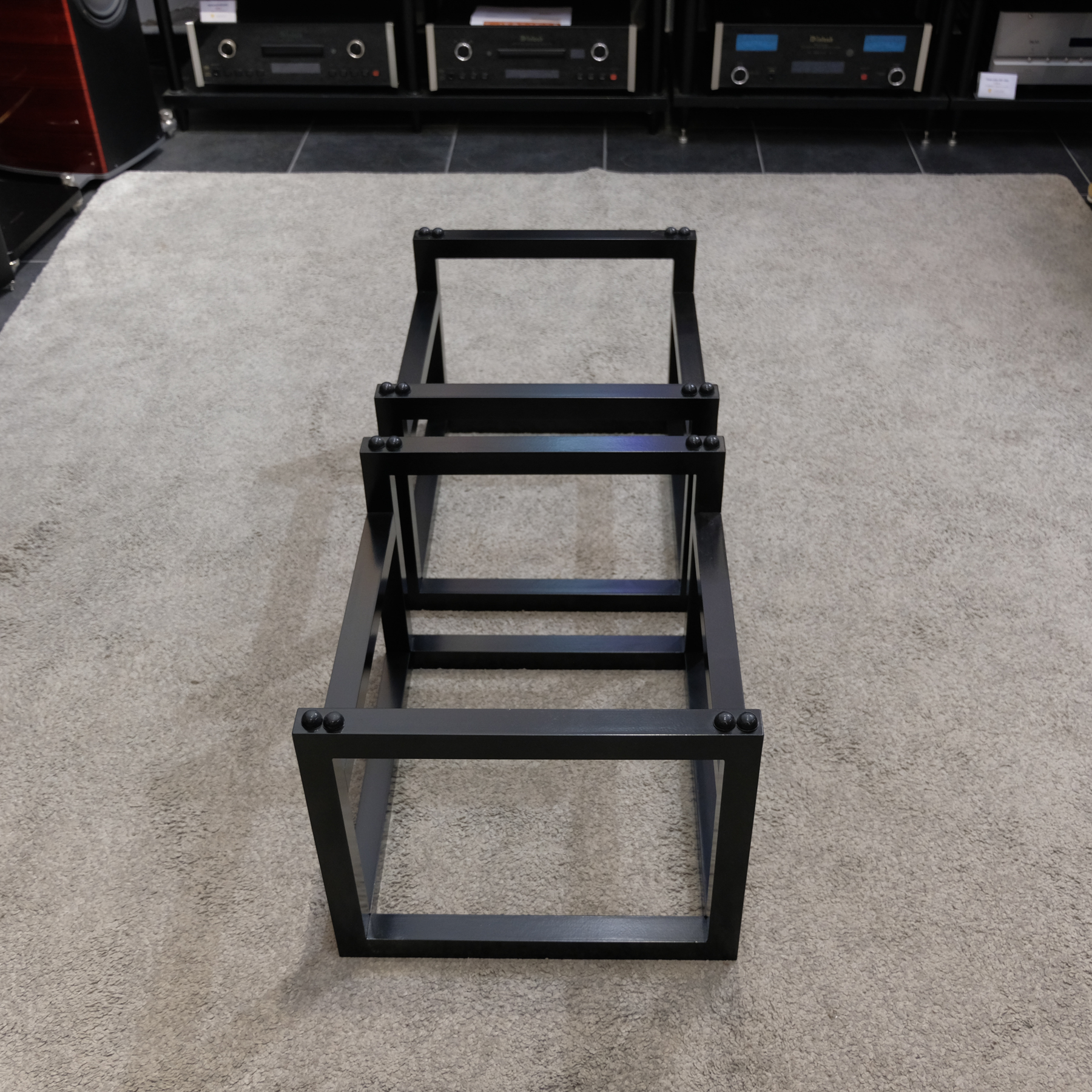 Coppia stand per diffusori
