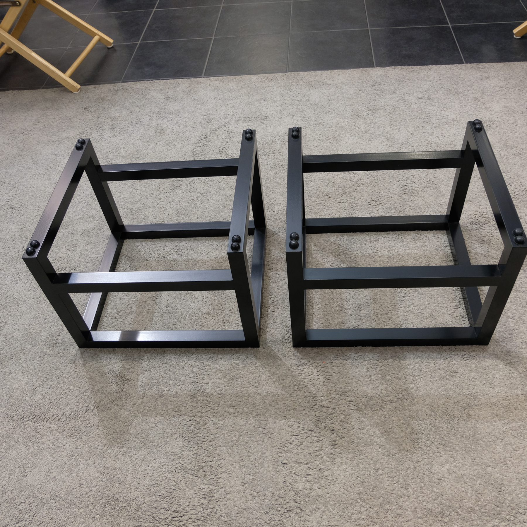Coppia stand per diffusori
