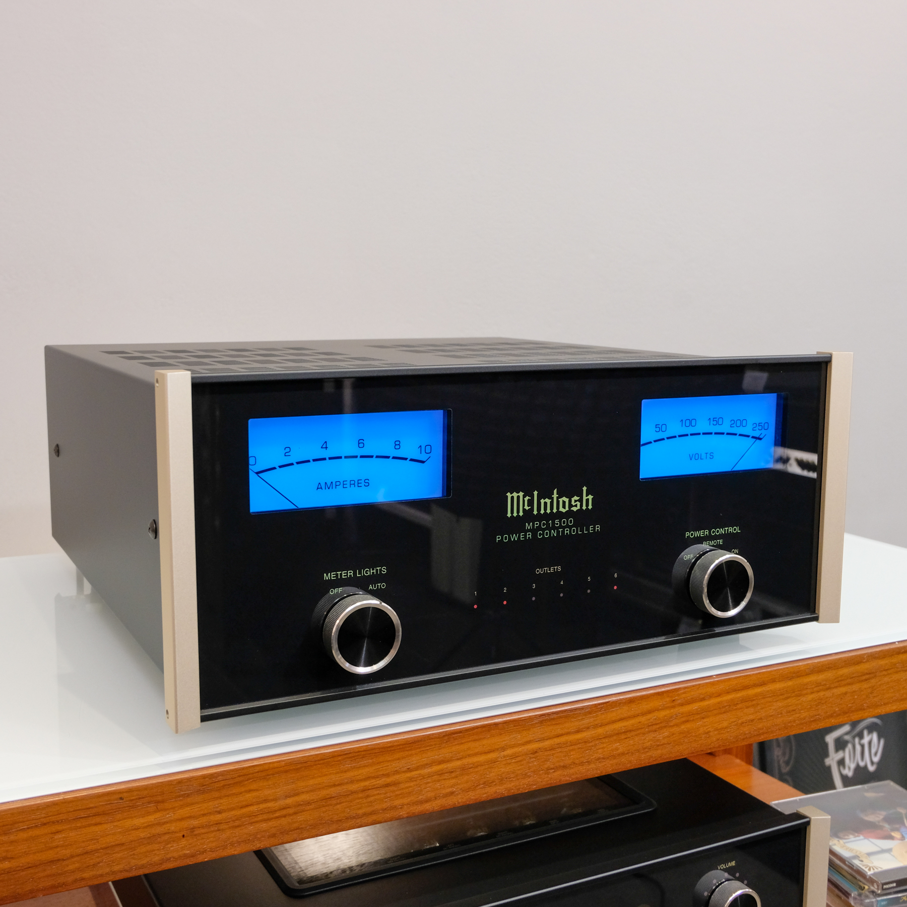 McIntosh MPC1500