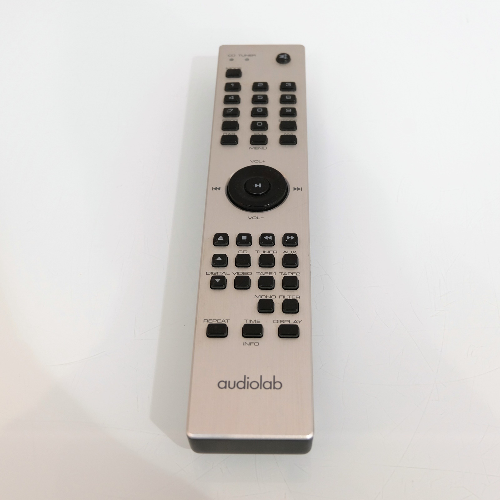 Audiolab 8200A