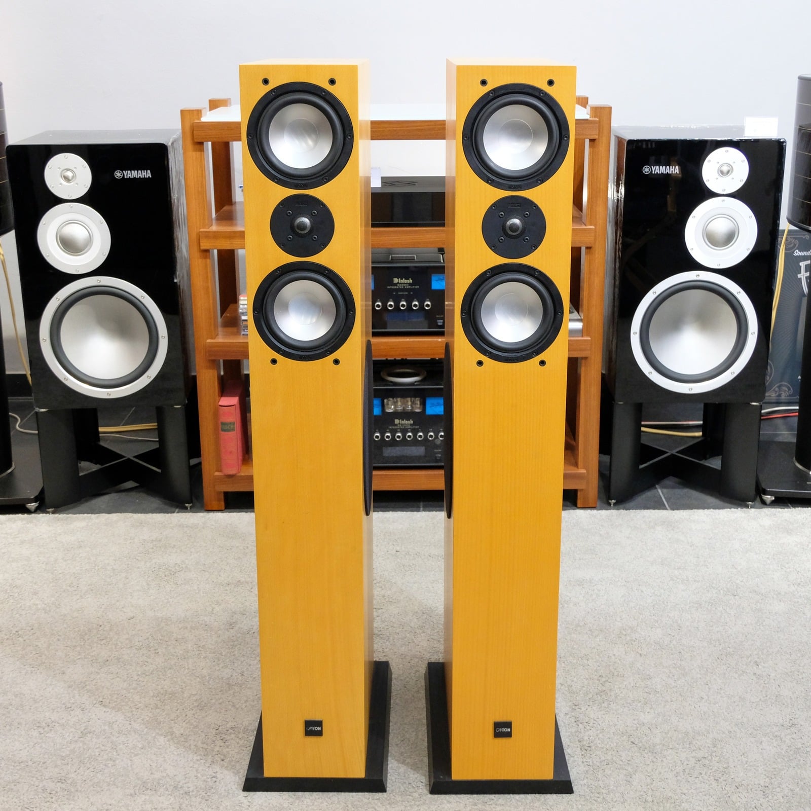 Canton Karat M70