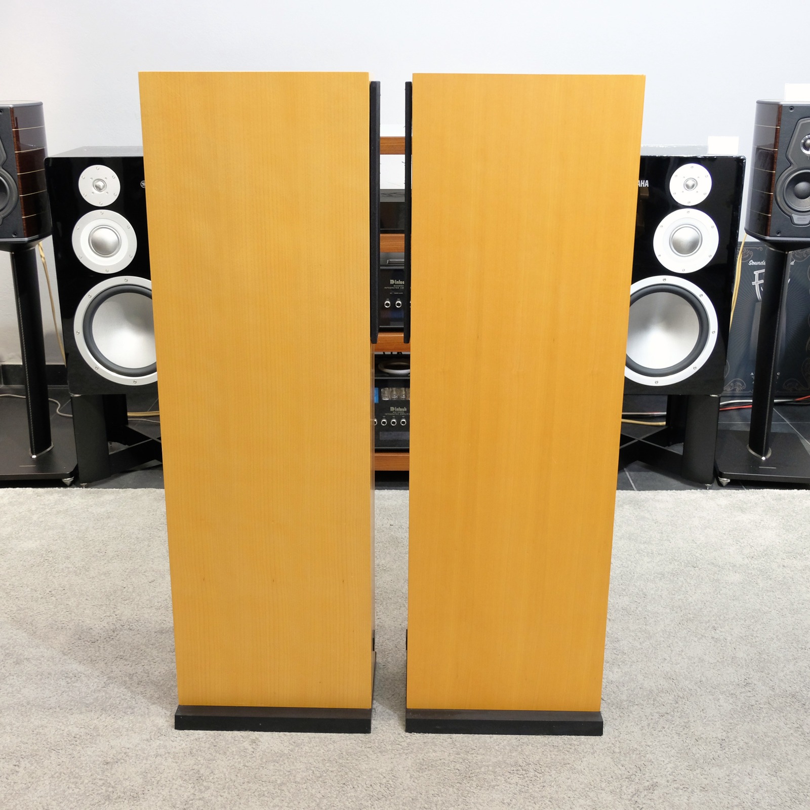 Canton Karat M70
