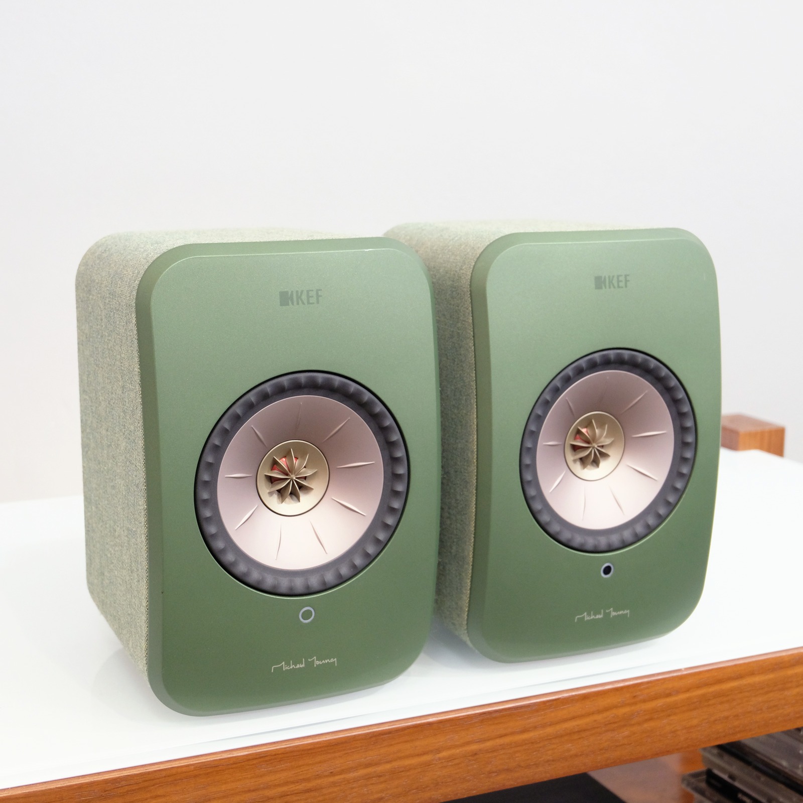 KEF LSX