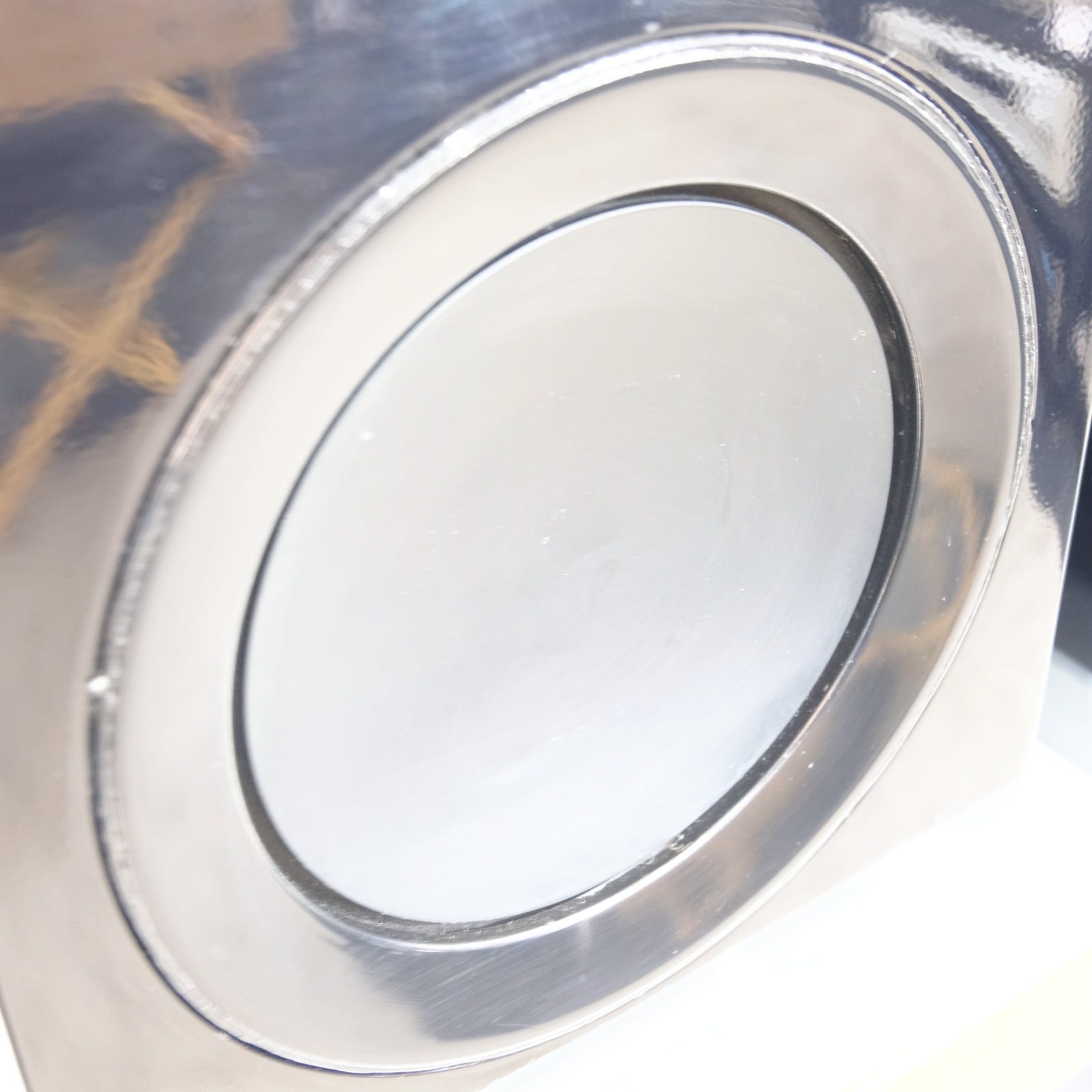 KEF R300