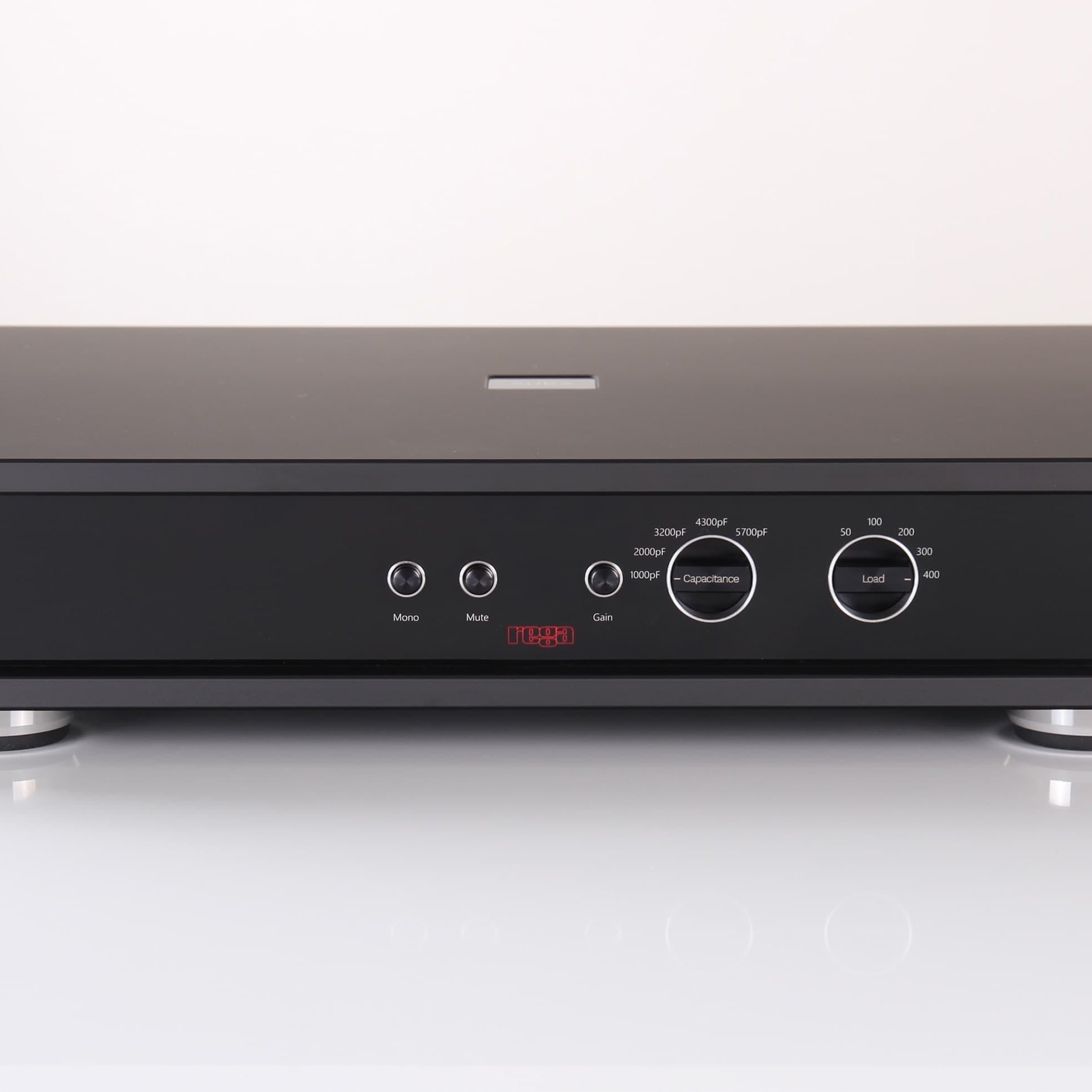 Rega Aura MC