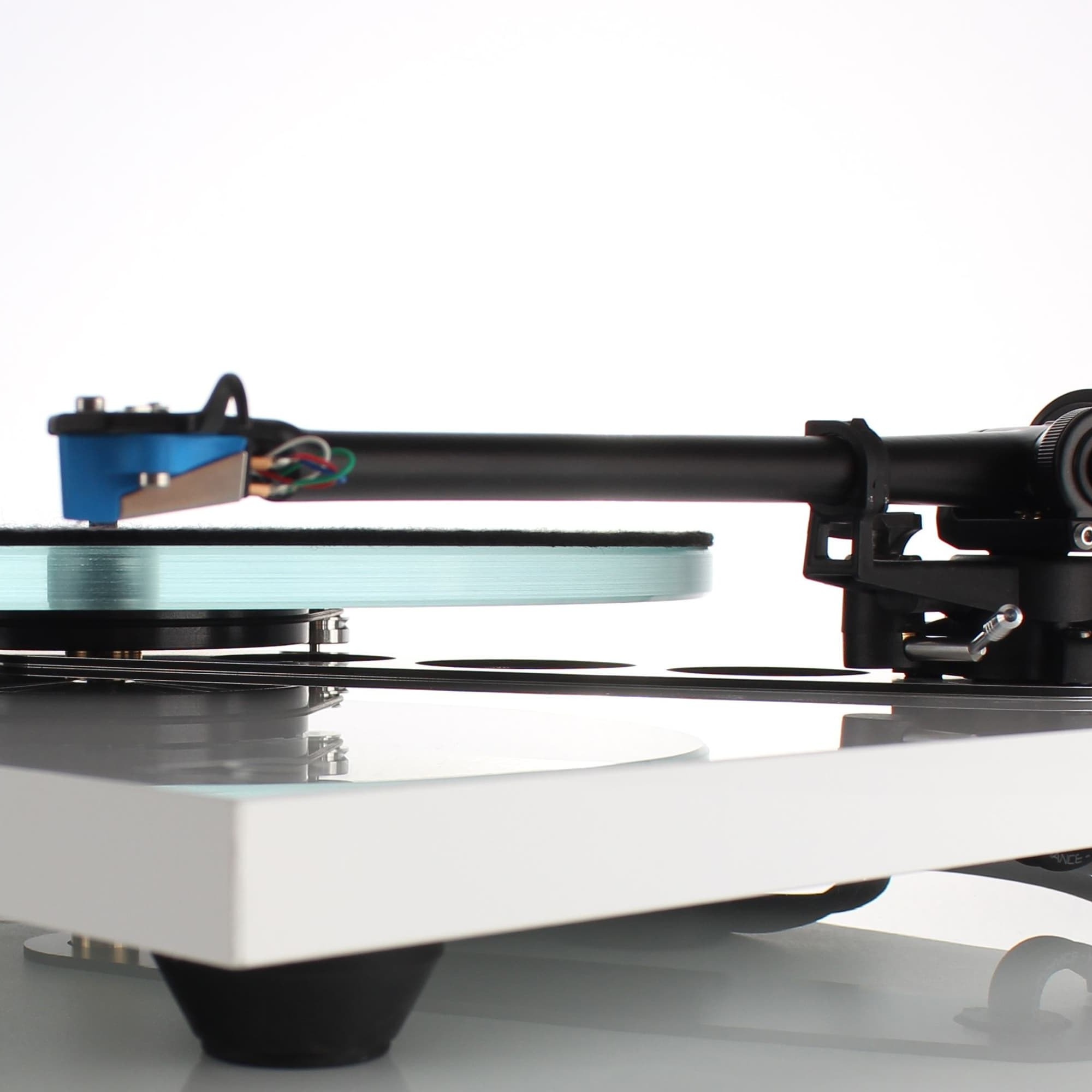 Rega RB330