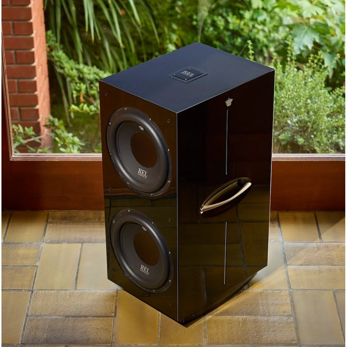REL Acoustics 212 Black Label