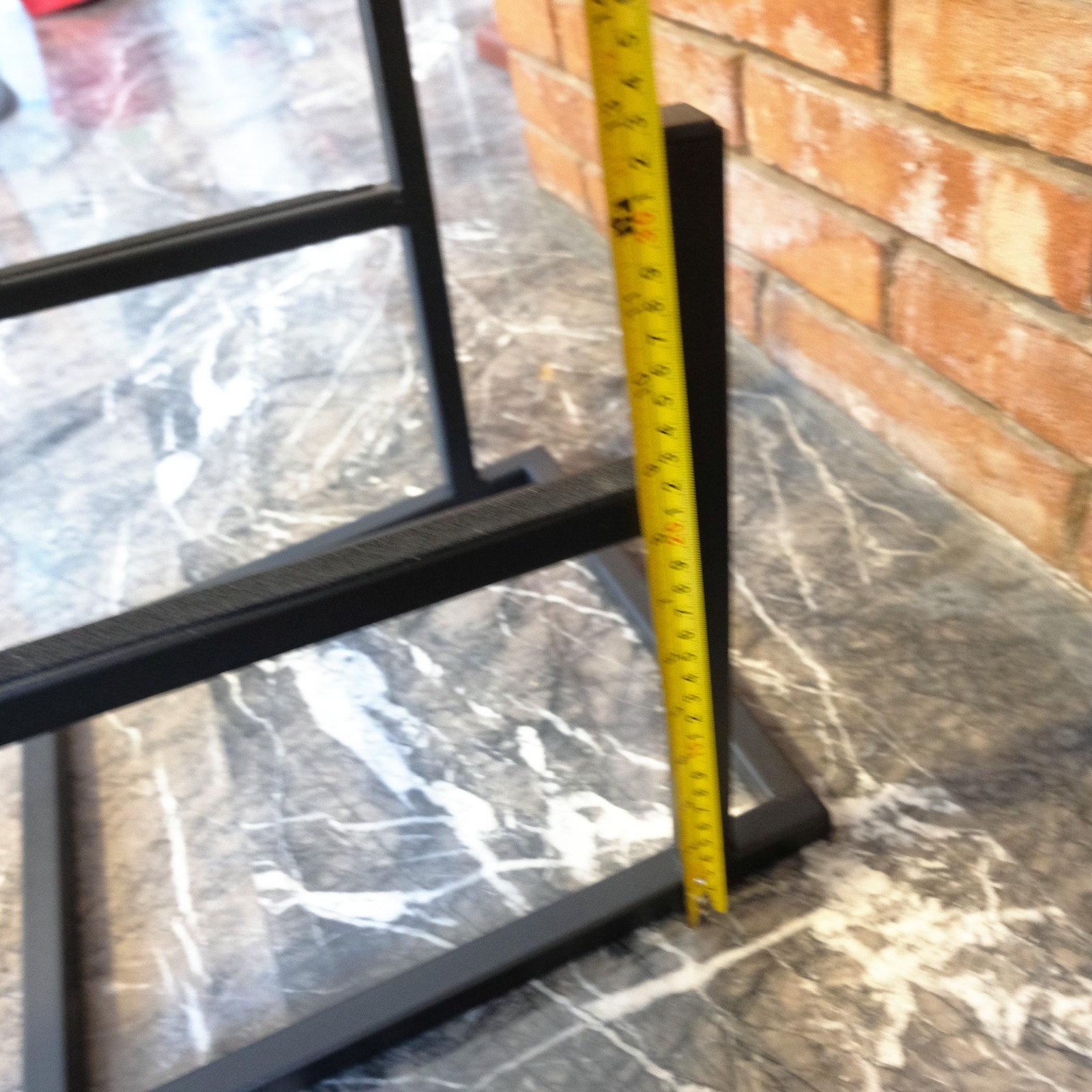 Stand per diffusori in metallo nero stile JBL (coppia)