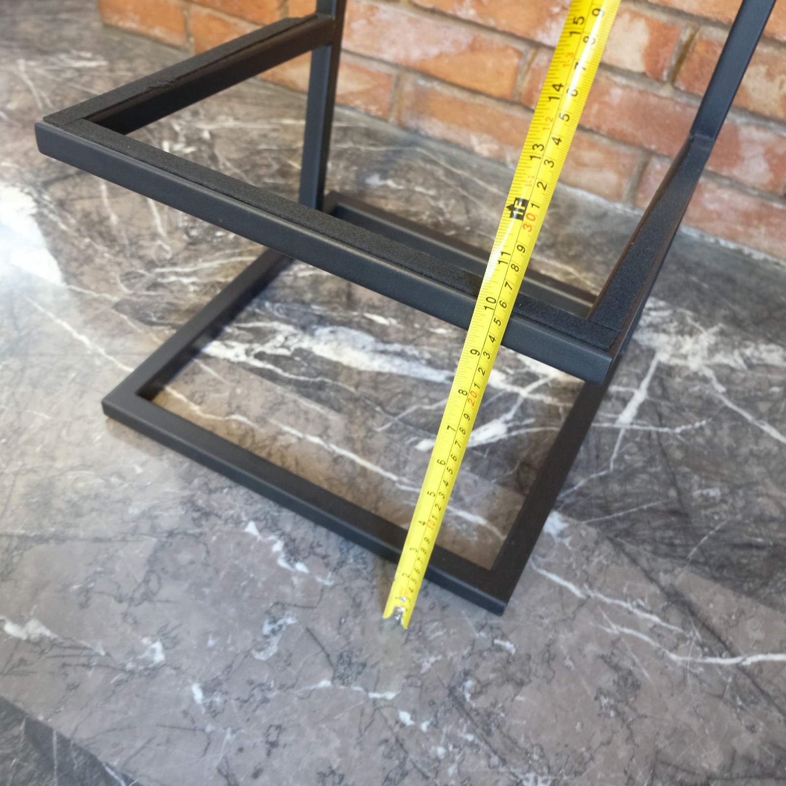 Stand per diffusori in metallo nero stile JBL (coppia)