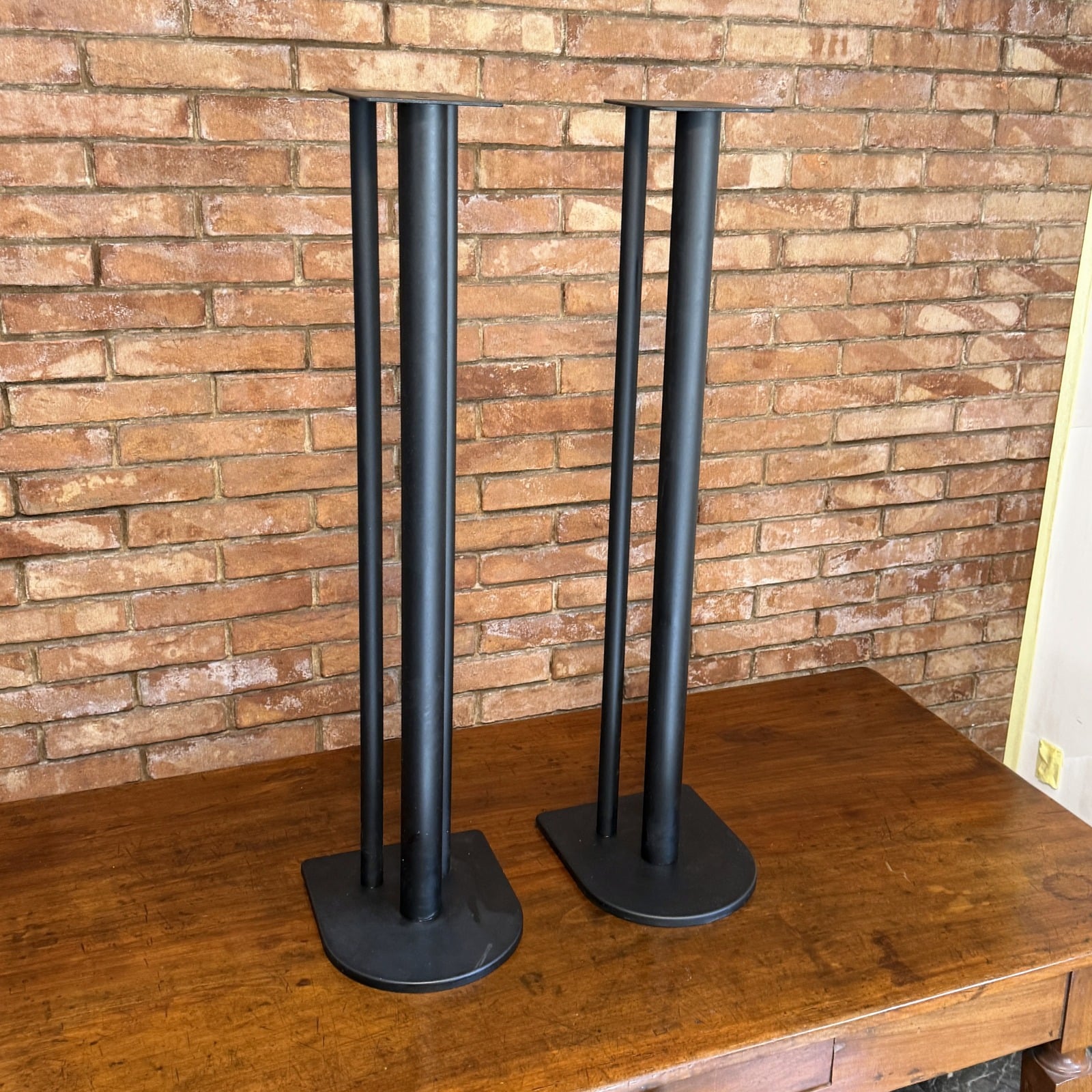 Stand per diffusori in metallo nero 100 cm (coppia)