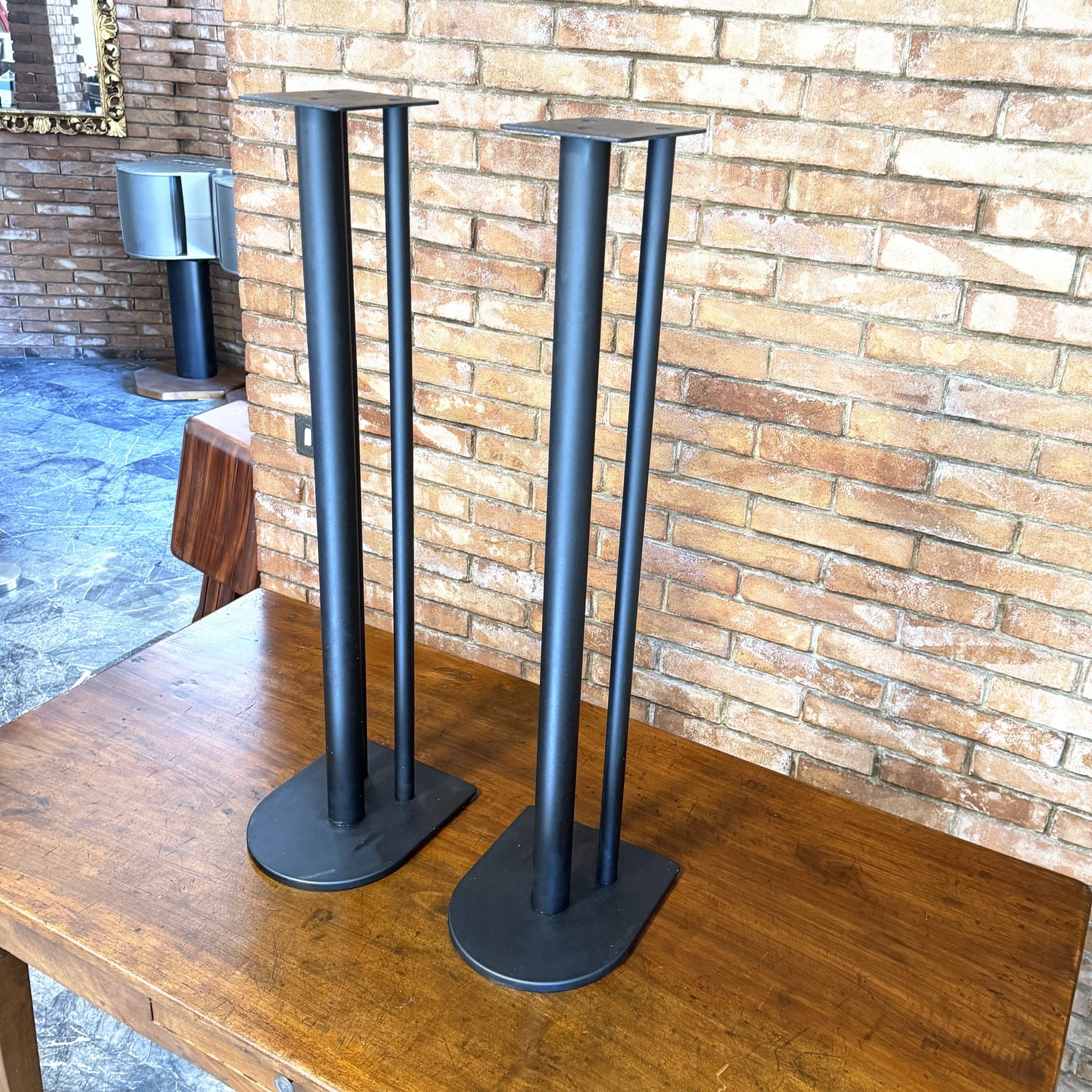 Stand per diffusori in metallo nero 100 cm (coppia)