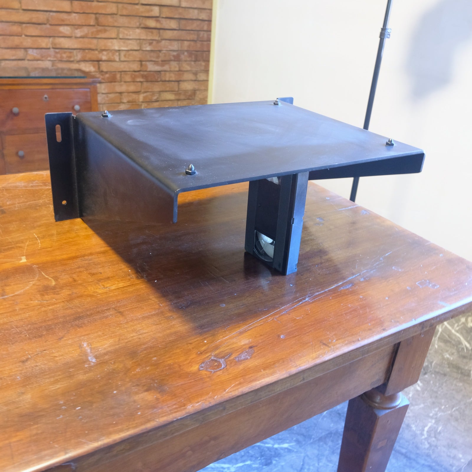 Supporto a muro per giradischi Audiocostruzioni
