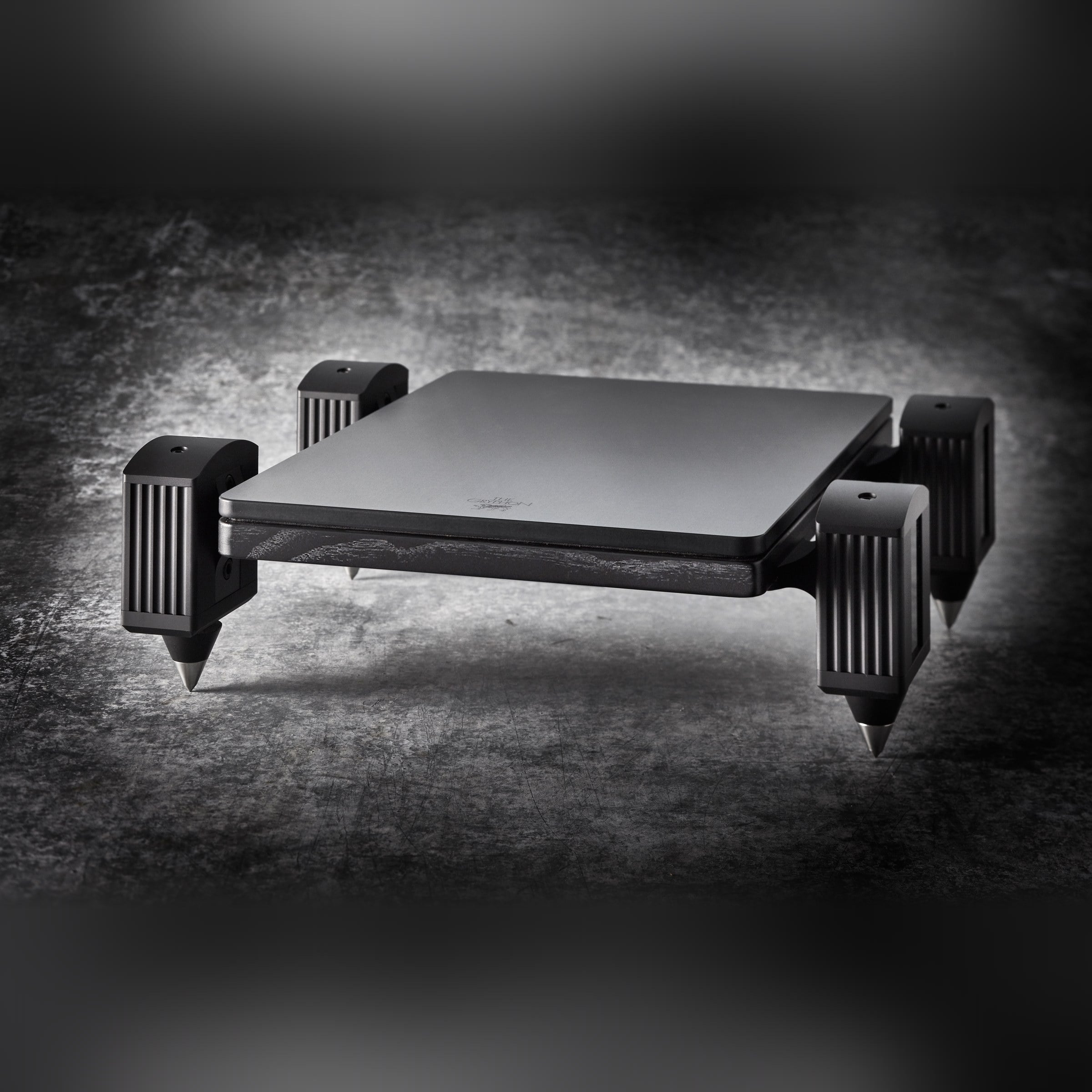 The Gryphon StandArt Antileon EVO Amp Stand