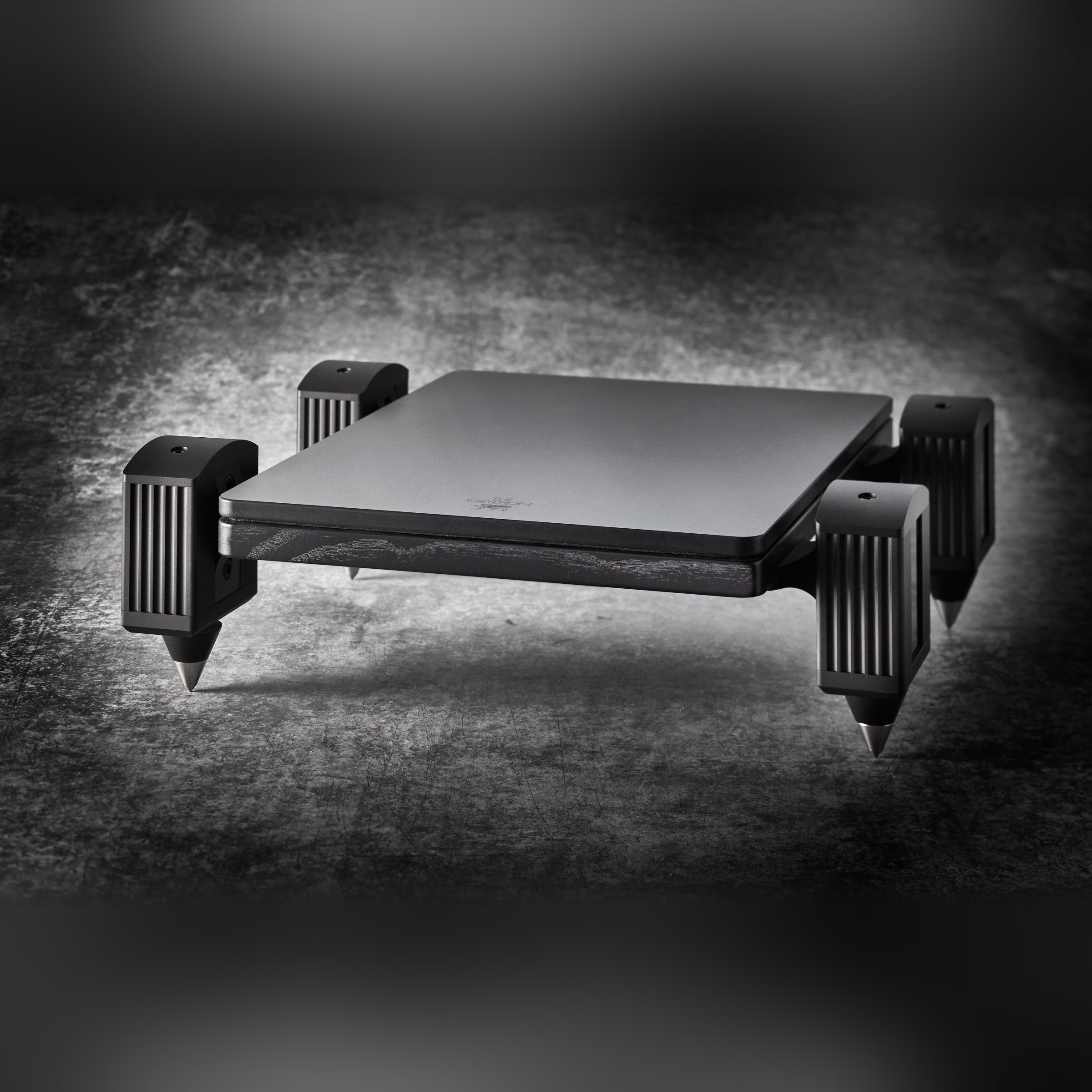 The Gryphon StandArt Essence Amp Stand