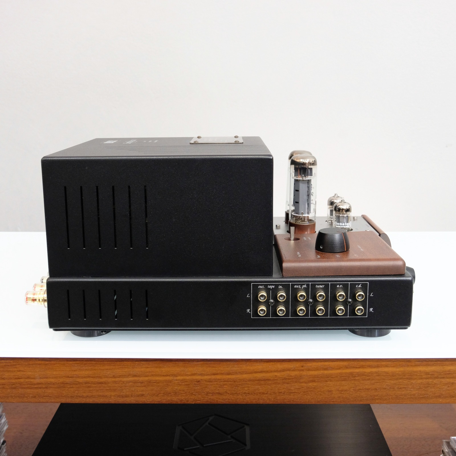 Unison Research Simply Two (Limited Premium Edition 2015)
