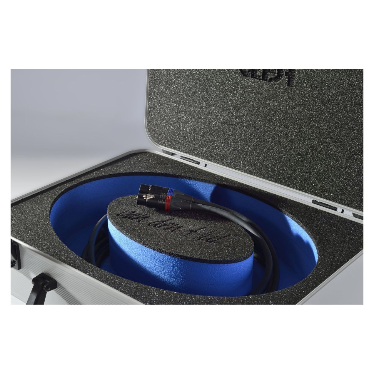 Van den Hul The CNT XLR