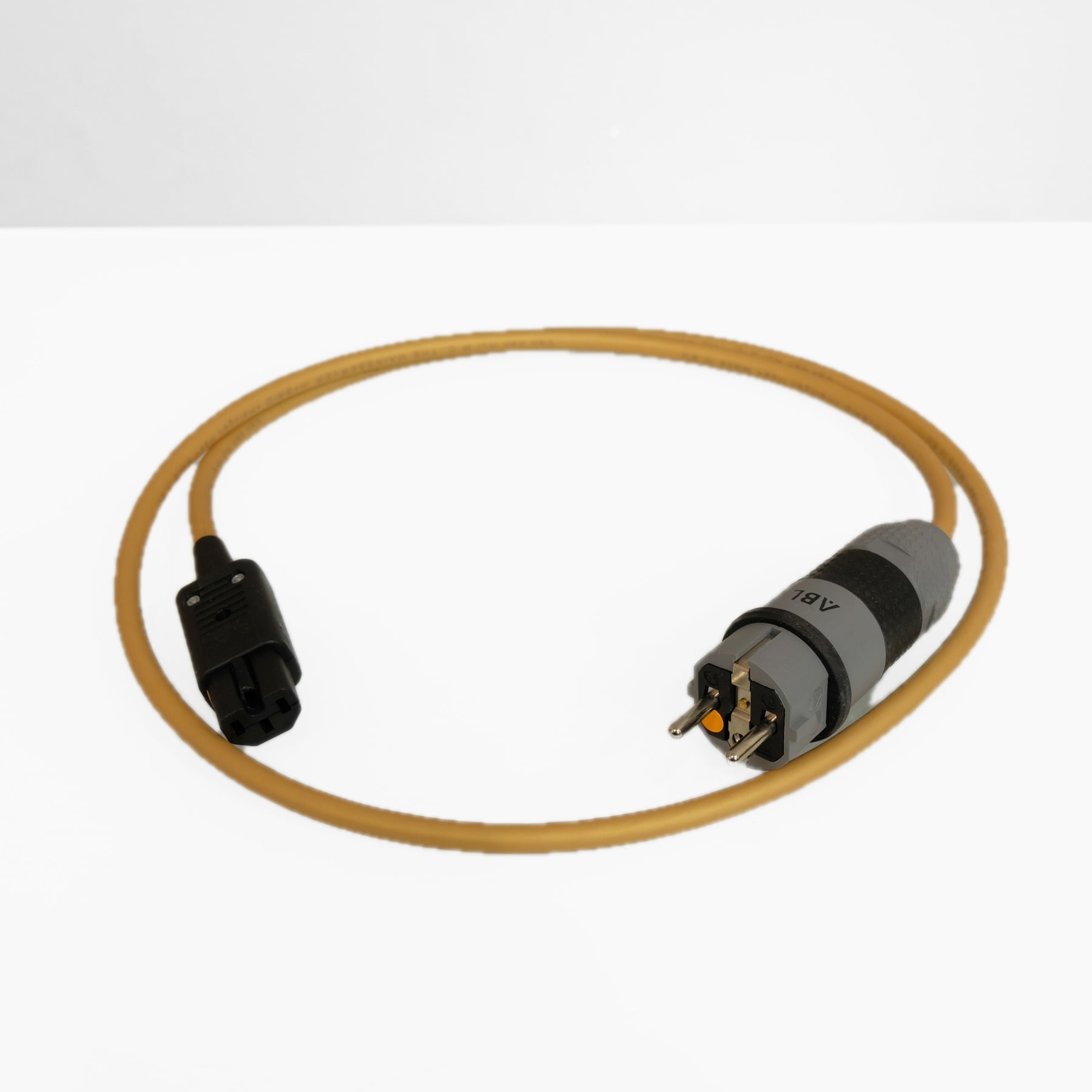 Van den Hul The Mainsserver Hybrid cavo di alimentazione 1,5 m