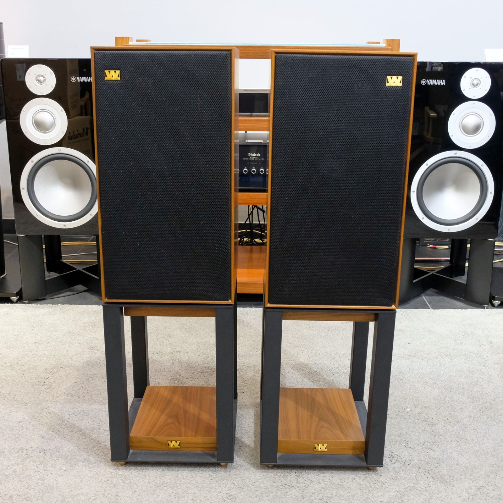 Wharfedale Linton 85th Anniversary con stand Linton