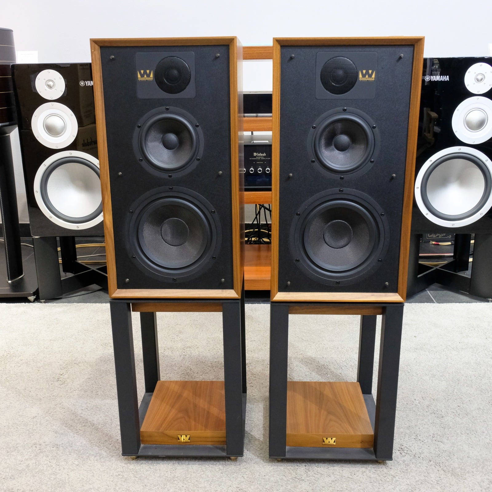 Wharfedale Linton 85th Anniversary con stand Linton